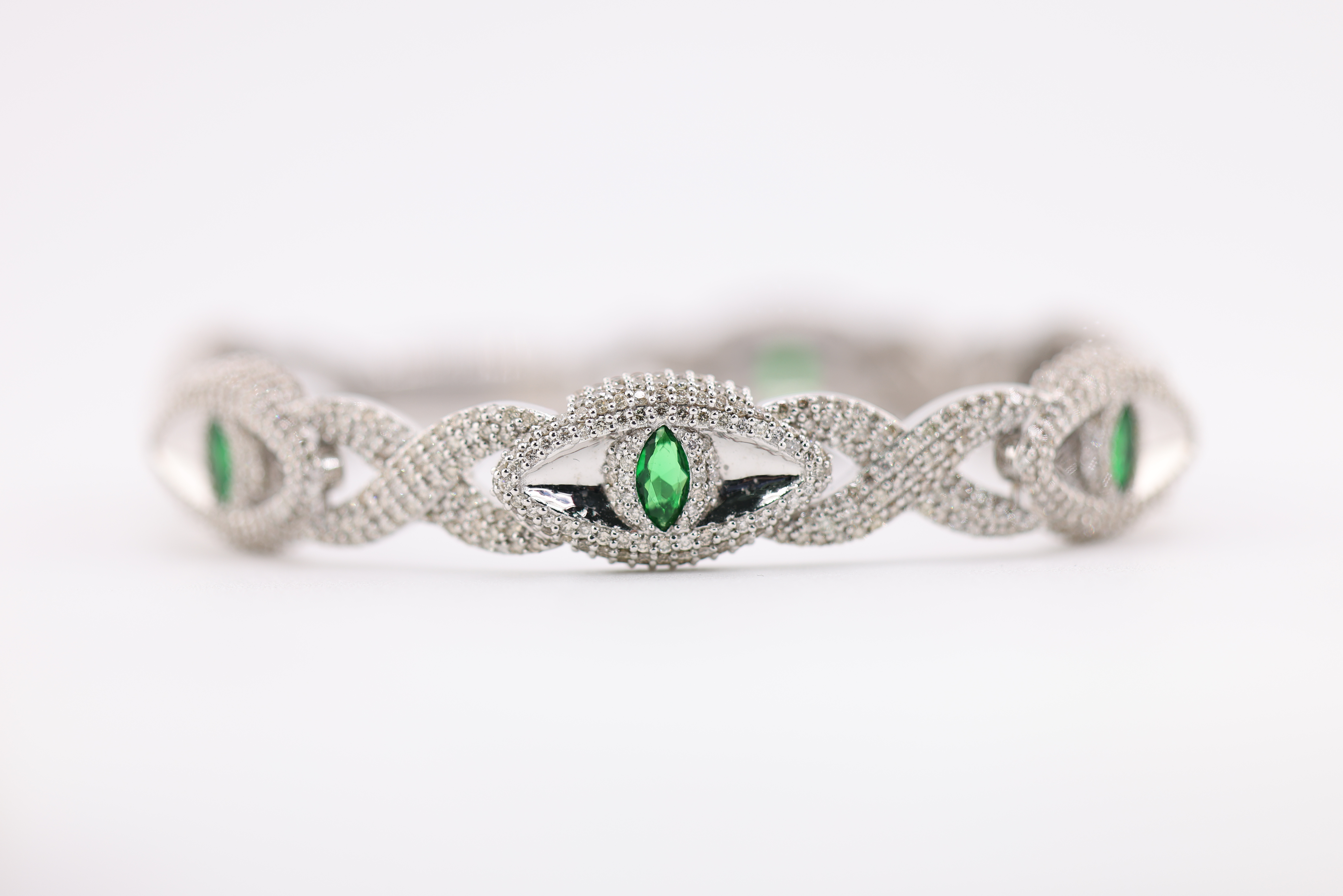 Emerald Eye White Gold Chain Bracelet